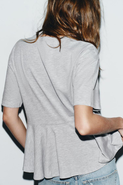 ZARA ФУТБОЛКА В СТИЛЕ ПРЕППИ С ВОЛАНАМИ, СЕРЫЙ МЕЛАНЖ