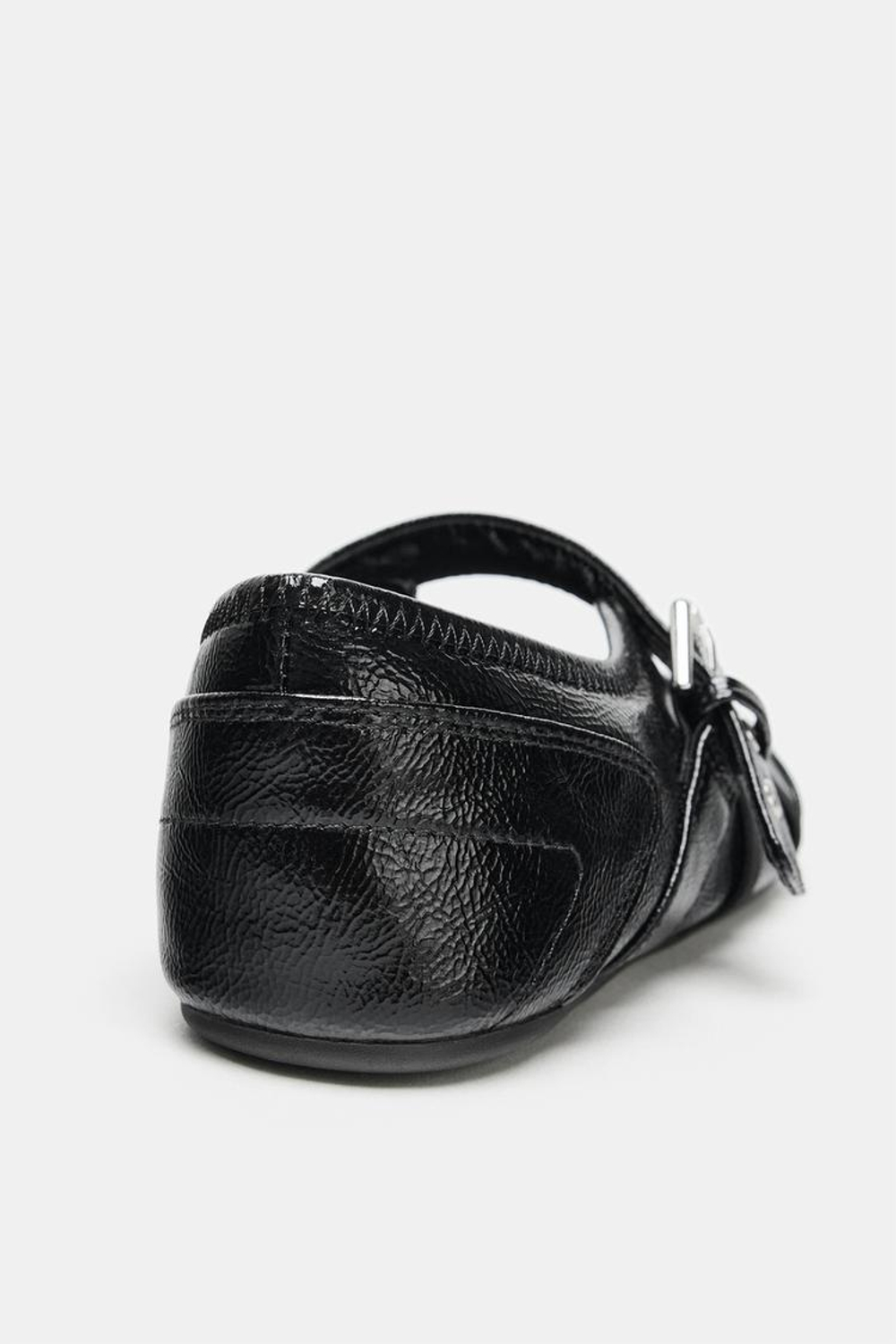ZARA БАЛЕТКИ ИЗ ЛАКИРОВАННОЙ ИСКУССТВЕННОЙ КОЖИ С ПРЯЖКАМИ, ЧЕРНЫЙ