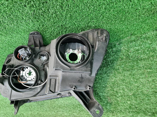 Битая Фара правая Lada Largus 1 (2021-н.в.) галоген