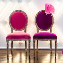 Стул Луи - Фуксия бархат лесной орех Объект мечты