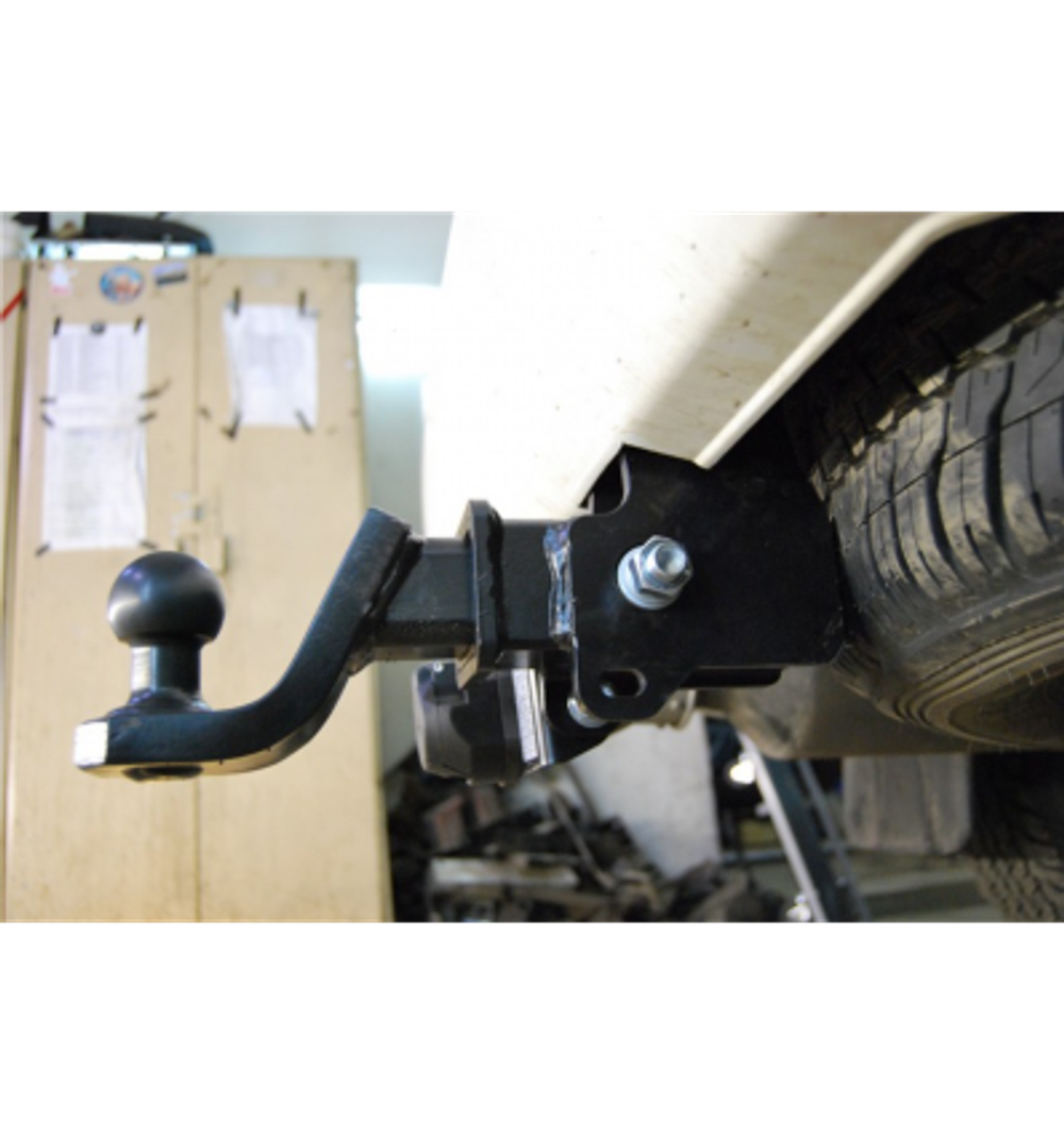 Фаркоп IMIOLA T.059 Toyota Land Cruiser 200 2008-, Lexus LX 570 2008-, Lexus LX450d 2015- съемное крепление шара под американский квадрат(паспорт и сертификат в комплекте)(без электрики)