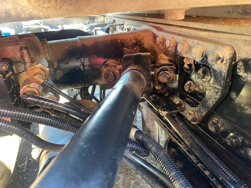 Тяга реактивная V-образная 2024г