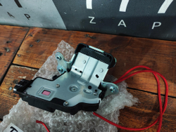 Замок багажника Toyota C-HR 16-нв Б/У Оригинал 69350F4010