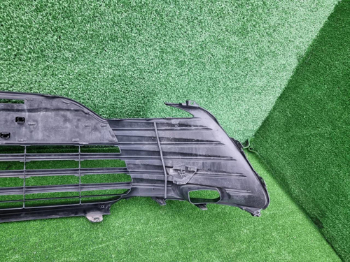 Решетка переднего бампера Toyota Camry xv70 20-нв