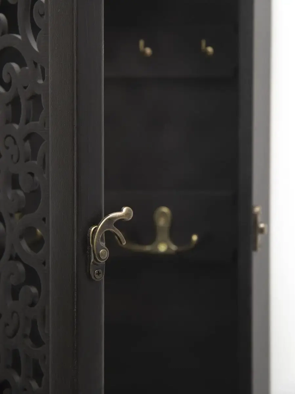 Ключница настенная в прихожую закрытая