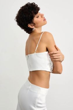 Топ с цветком из атласа кремового цвета