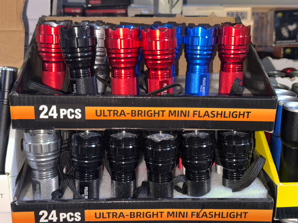 Фонарь ручной светодиодный POLICE YYC-Z-444