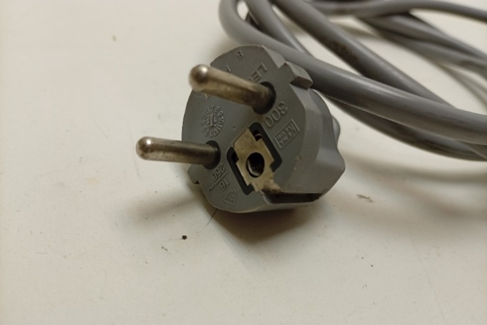 AQUA100F кт154 Сетевой шнур для стиральной машины Candy AQUA100F б/у