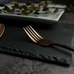 Вилка столовая 21 см матовая медный цвет черная ручка PVD   [12]