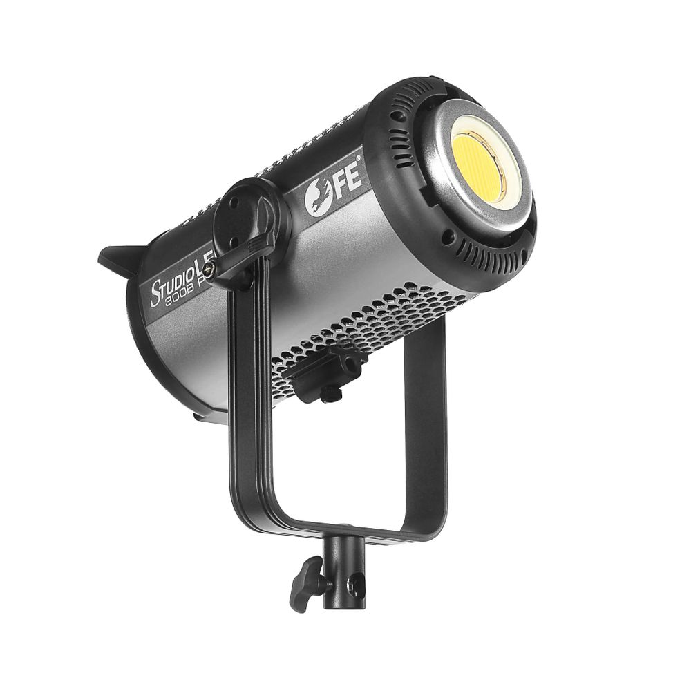 Светодиодный осветитель Falcon Eyes Studio LED 300B PRO