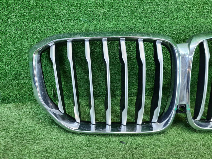 Решетка радиатора BMW X5 G05 (2018-2023)