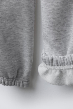 ZARA БРЮКИ-ДЖОГГЕРЫ С ПРИНТОМ, СЕРЫЙ МЕЛАНЖ