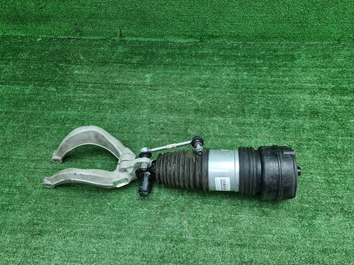 Стойка пневматическая правая Lixiang L9 (2022-н.в)