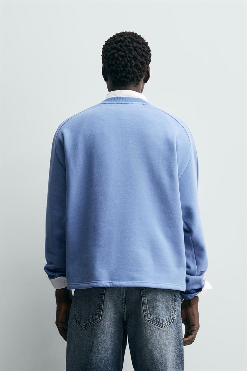 ZARA ТОЛСТОВКА RELAXED FIT, ЯРКО-СИНИЙ