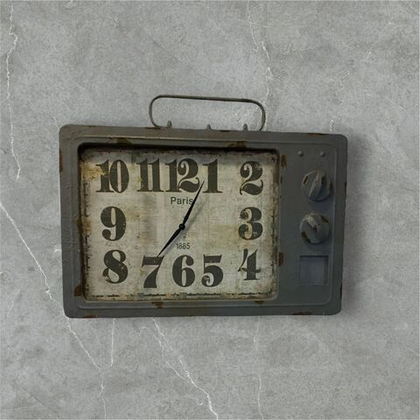 Часы  67х52 см