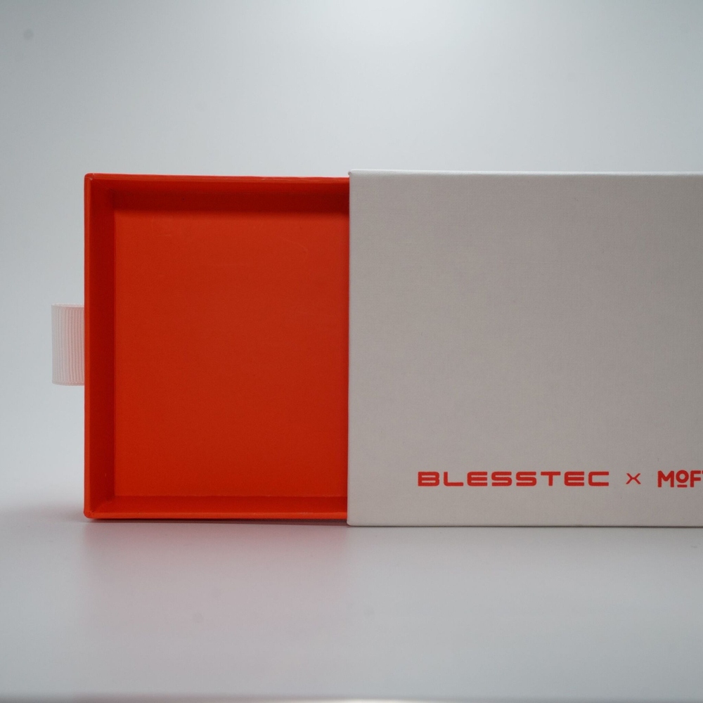 Внешний аккумулятор MagSafe MOFT Snap Battery Pack Белый в белой подарочной упаковке