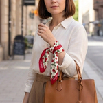 Шейный платок «Карельская брусника», 70×70 см