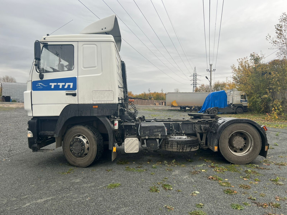 МАЗ 5440 4x2 Седельный тягач 5440С5-8580-031 (Дизельный, 6,7 л, 328 л.с., МТ)