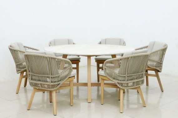 Стол Mali Ø150 см из массива эвкалипта и травертина