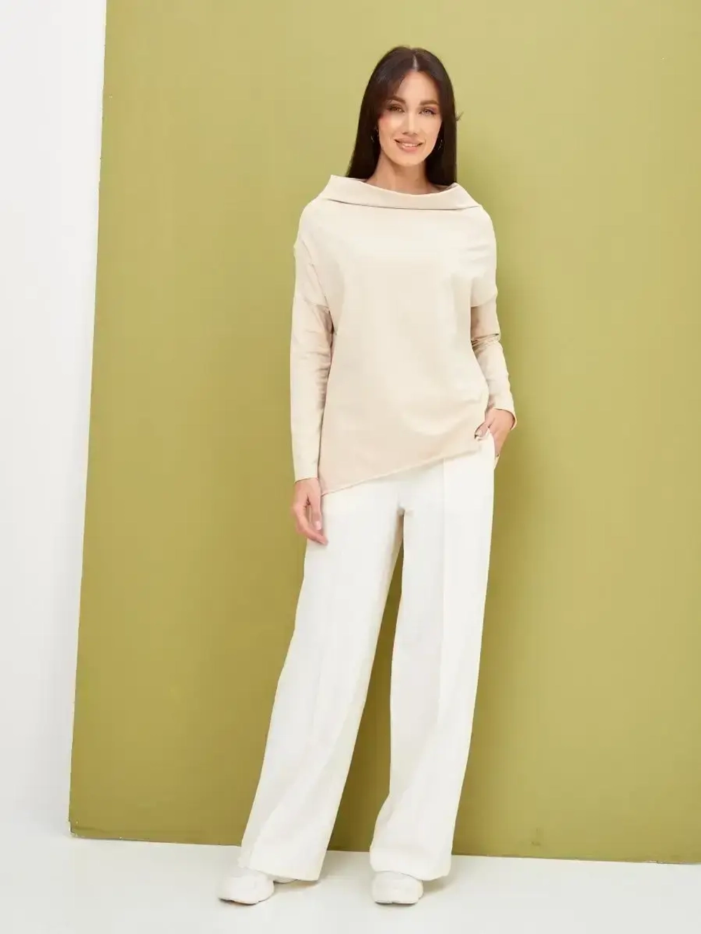 Лонгслив оверсайз с вырезом лодочка