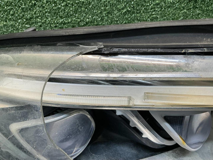 Битая Фара правая Mercedes GLE W166 (15-18) LED