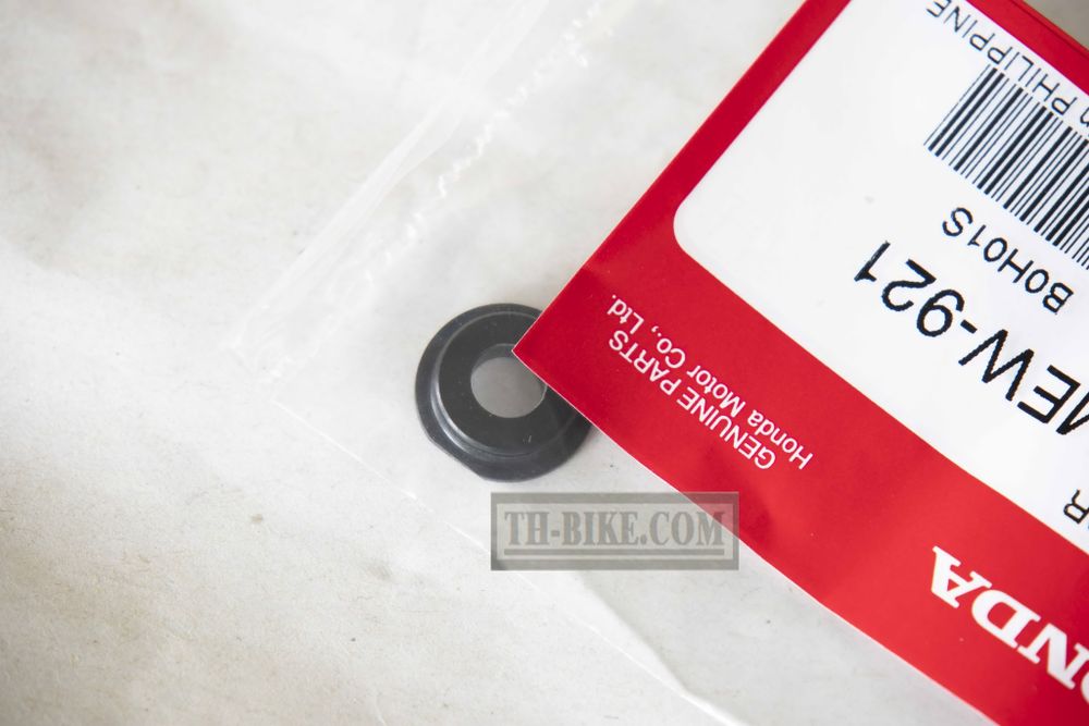 31208-MEW-921. Изолятор.  INSULATOR