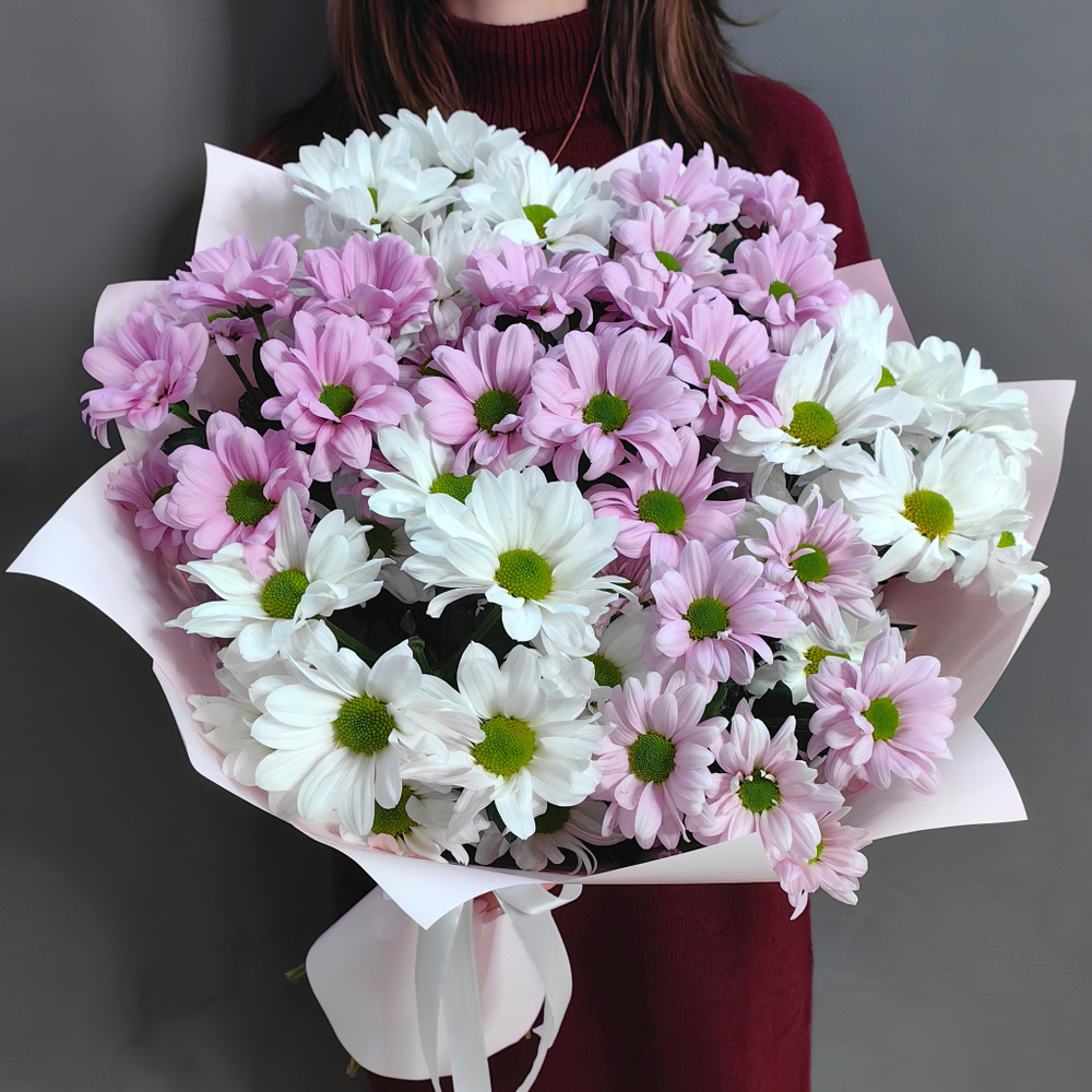 Букет из 7 кустовых хризантем сорта "KENNEDY ROSY" и "KENNEDY WHITE"