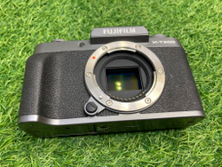 FujiFilm X-T200