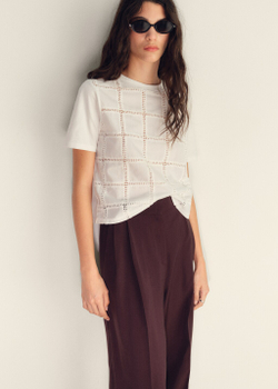 Футболка с вышивкой