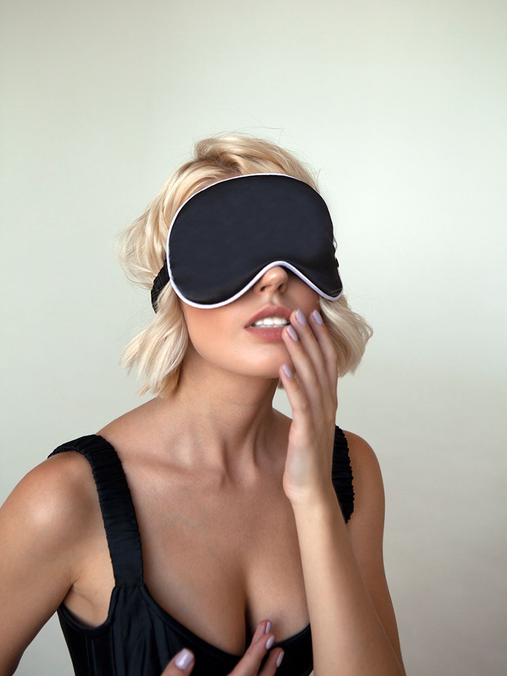 Маска шелковая