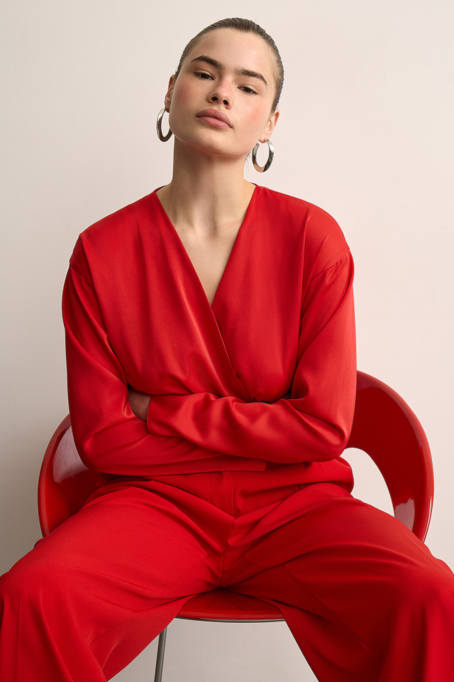 Боди на запах из атласа