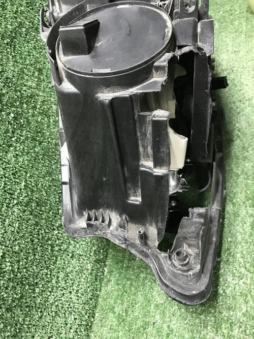 Битая Фара правая Mercedes E W213 (2020-2023) LED