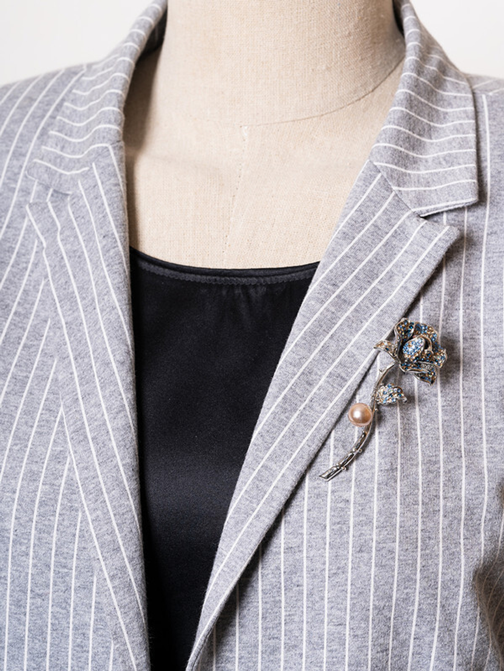 30061410 Брошь Chance