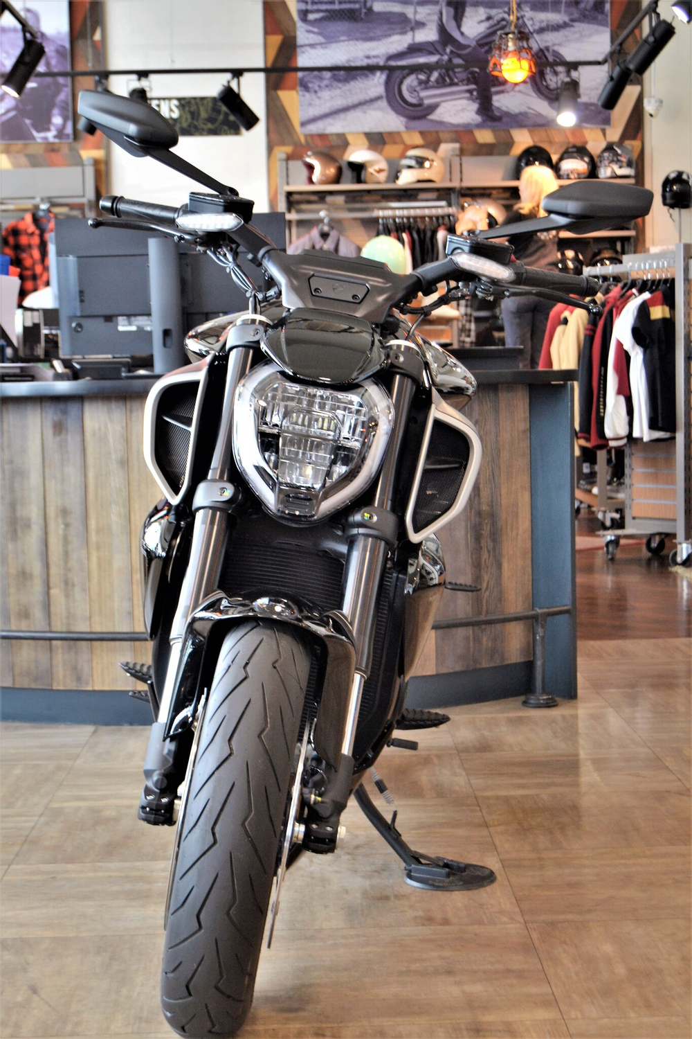 Мотоцикл Ducati Diavel V4 (2025)