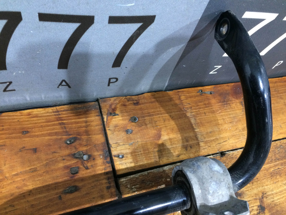 Стабилизатор задней подвески Audi Skoda Octavia (A7), Kodiaq, A3 (8V) 13-22 Б/У Оригинал 5Q0511305BE