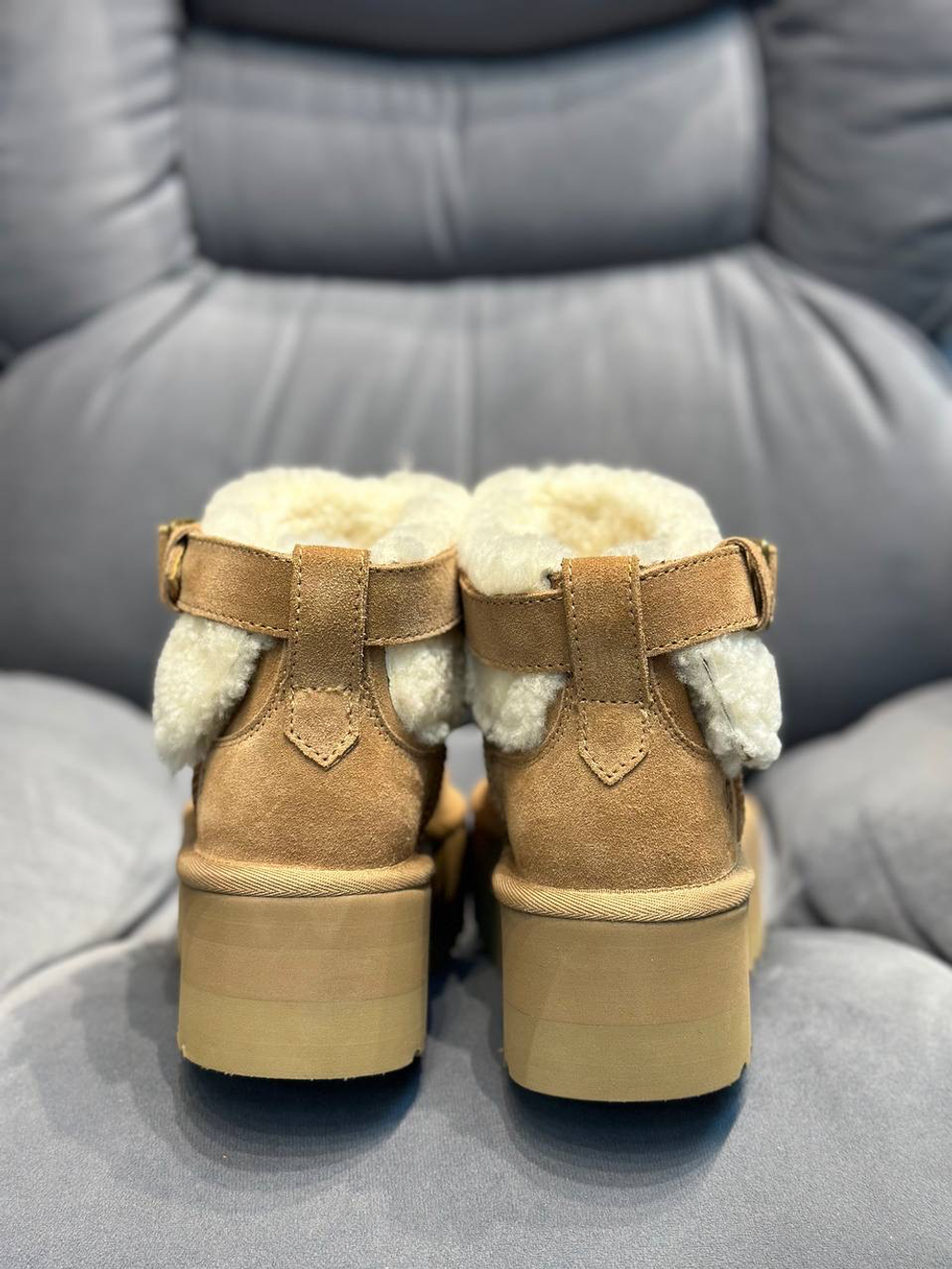 UGG
