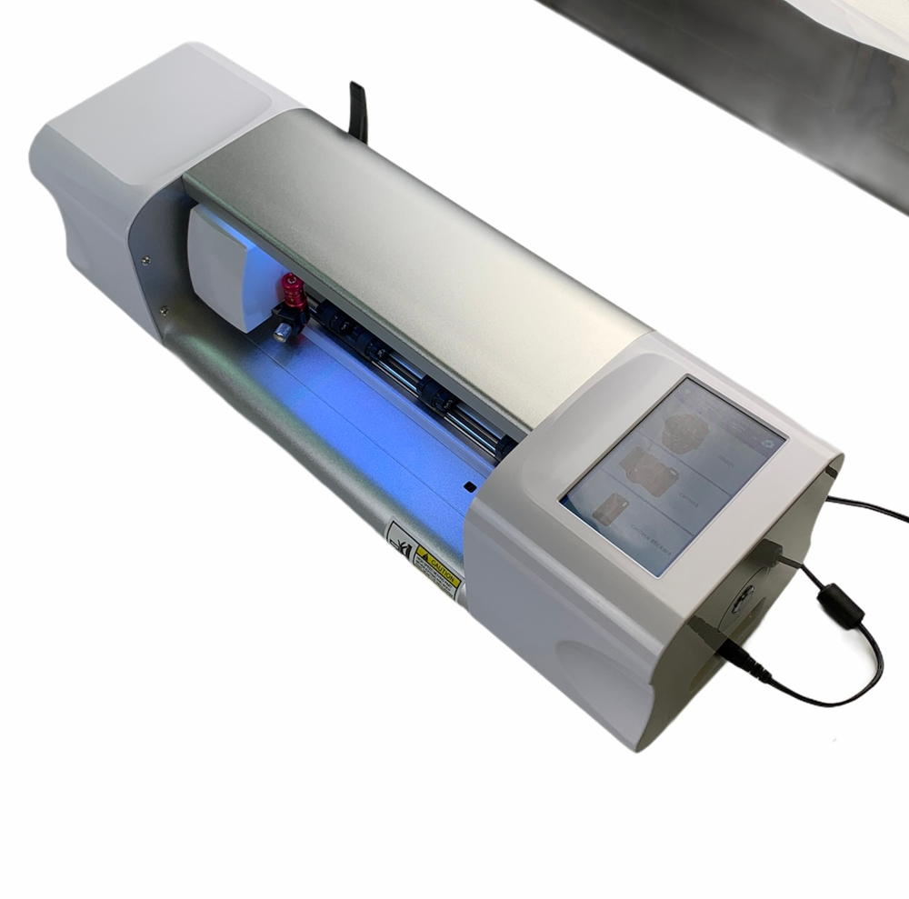 Плоттер для резки гидрогелевой плёнки CUT-A