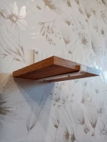 Полка настенная маленькая на кронштейне