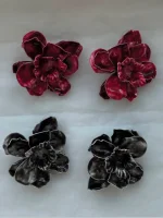 Серьги черные цветы