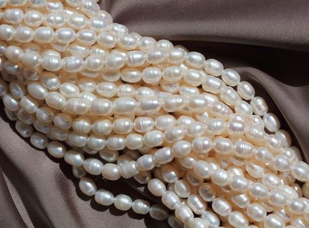 Жемчуг натуральный рис 4,2-4,5мм