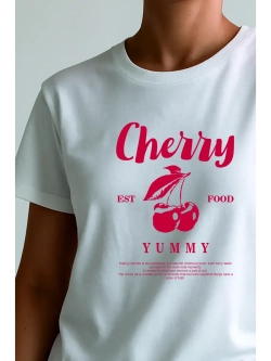 Белая футболка с вишней