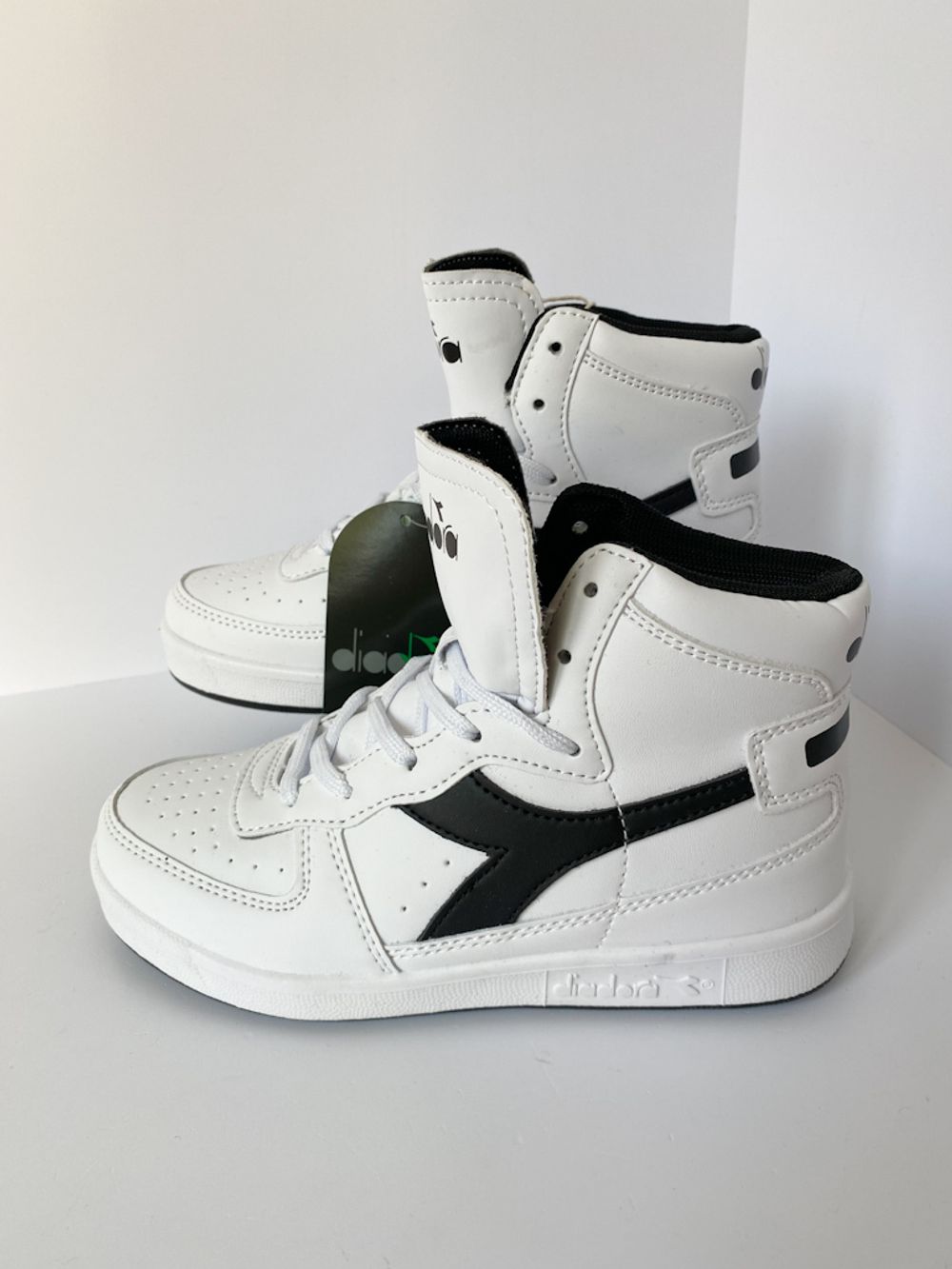 Новые кроссовки Diadora, 33