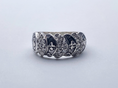 Кольцо из серебра/Частичное чернение/С камнями