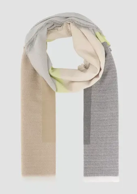 Жаккардовая ткань с надписью Love s.Oliver