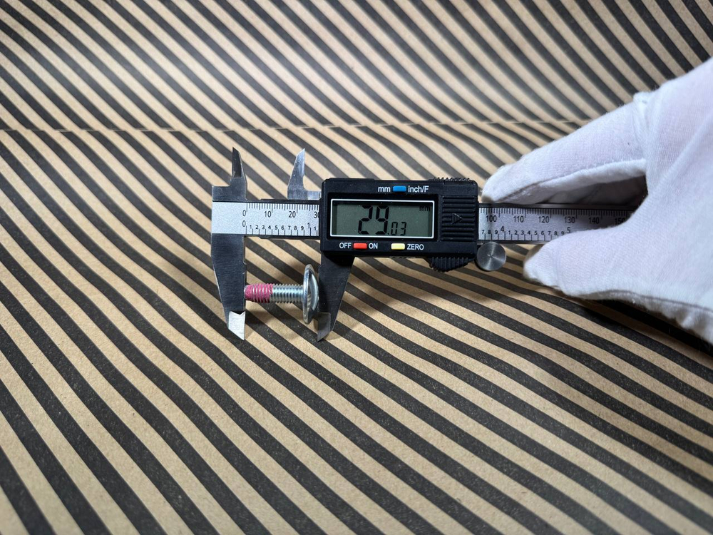 Болт 8x23 крепления шкива ARISTON INDESIT C00143260