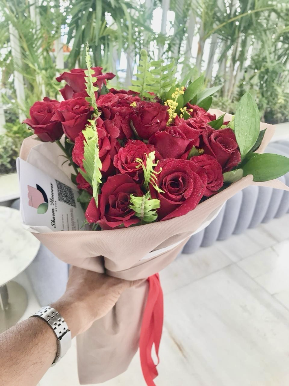 17 алая Роза