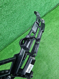 Кронштейн бампера левый Mercedes S W223 (20-нв)