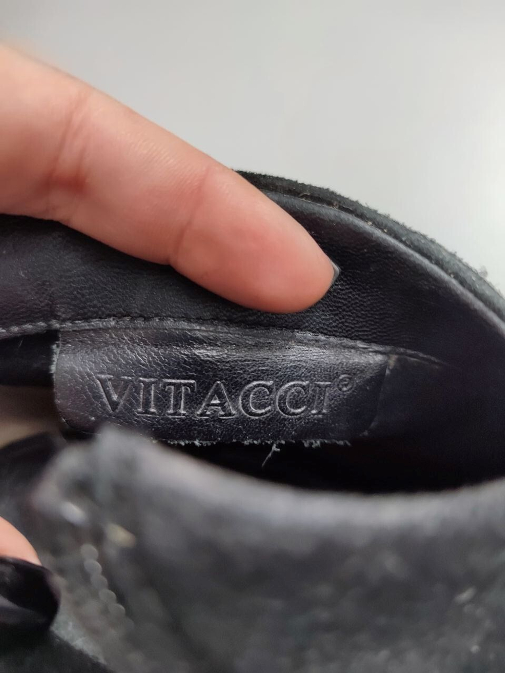 Ботильоны Vitacci замшевые 35 размер