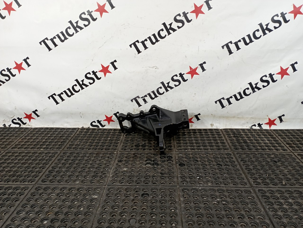 Кронштейн задней подвески кабины левый 2023г.