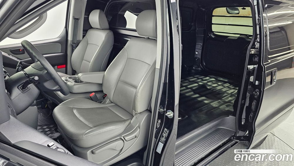 Hyundai The New Grand Starex Van 3-х местный (12.2019)